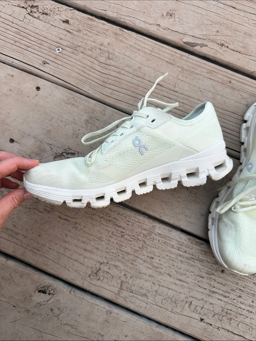 On Running Light Green/Off-White Mesh Cross-Training Shoes Women’s Cloud X 4D